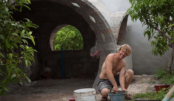 Мужчина построил дом своей мечты за полтора месяца, потратив всего 9000 долларов дом за 9 000 долларов, Стив Арин, дом в Таиланде своими руками