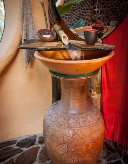 Мужчина построил дом своей мечты за полтора месяца, потратив всего 9000 долларов дом за 9 000 долларов, Стив Арин, дом в Таиланде своими руками